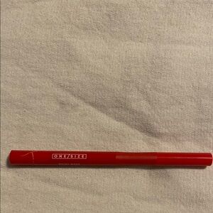 One/Size Red Eyeliner